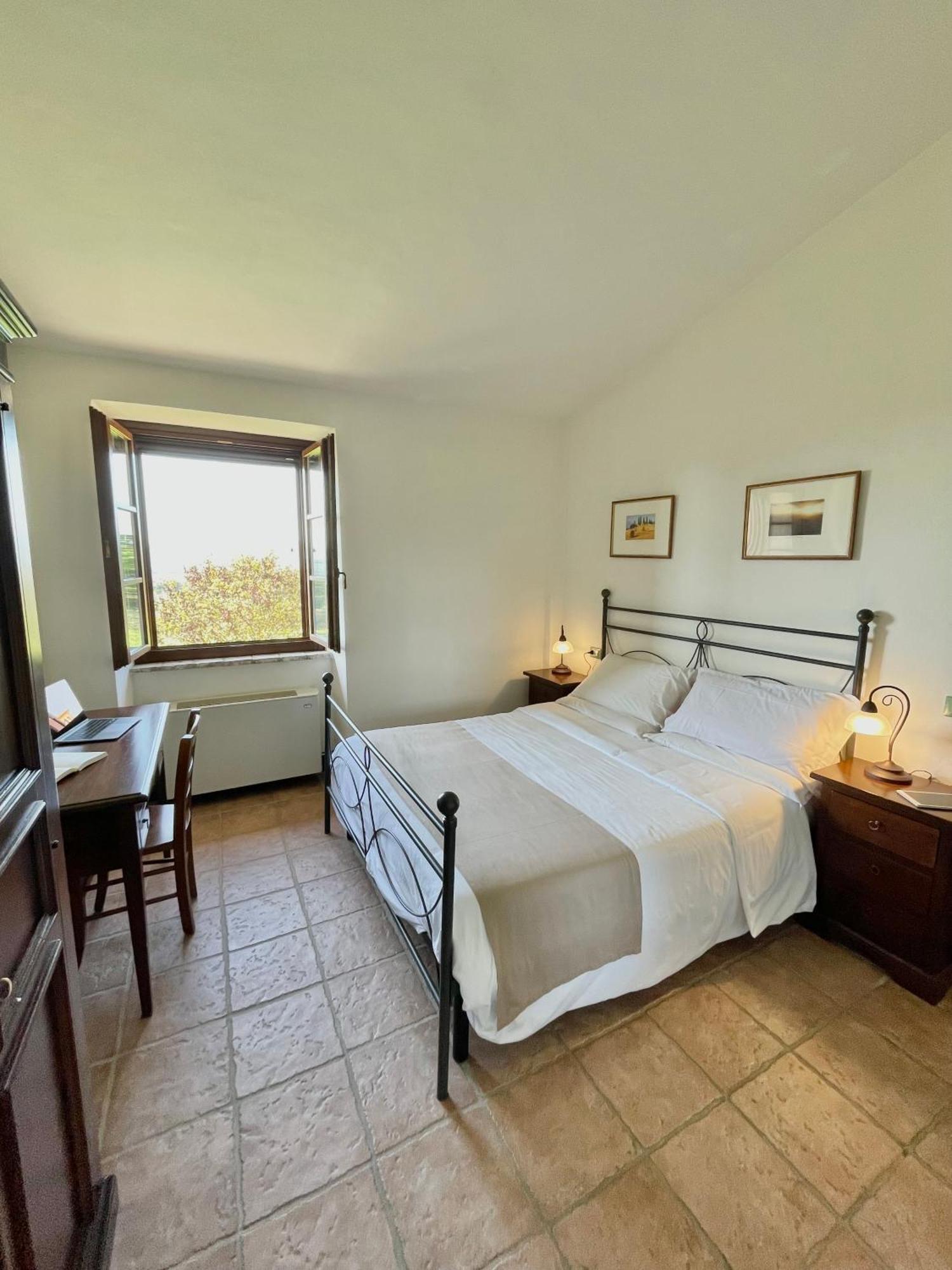 Residence Maria Giulia Корчано Екстериор снимка